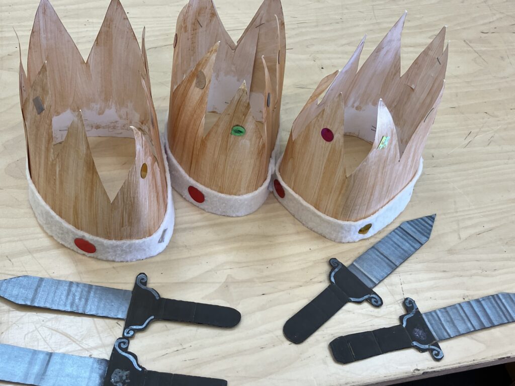 Macbeth - Crowns and Daggers