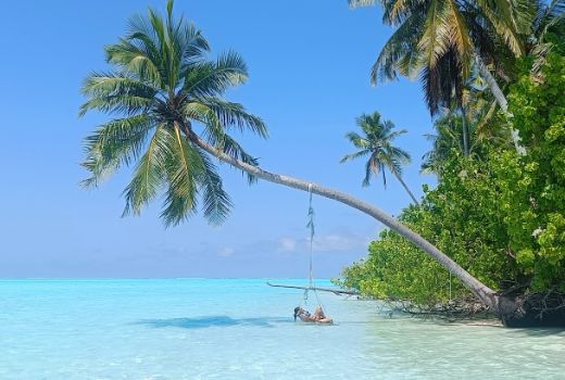 Surface time in the Maldives