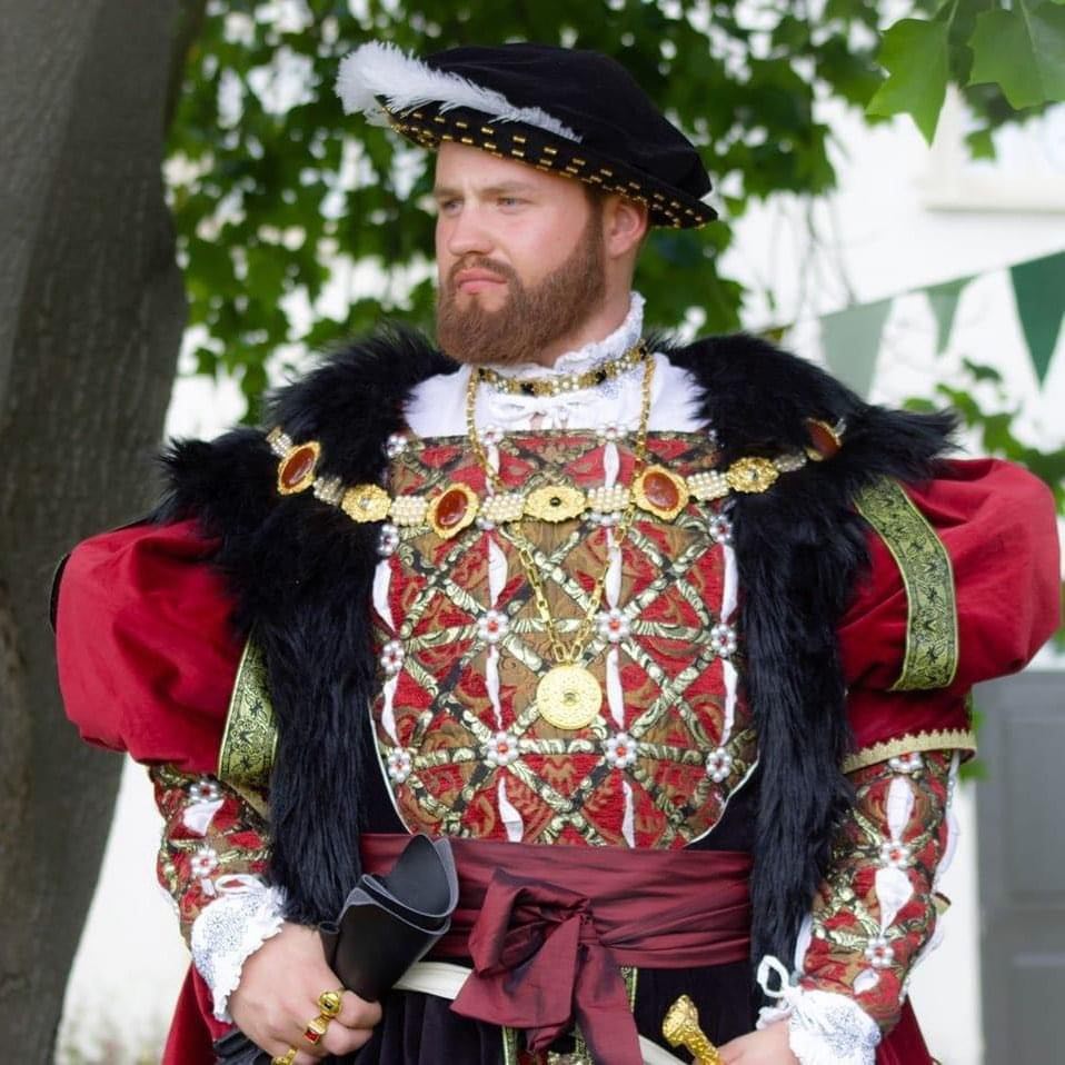 David as Tudor (King Henry III)